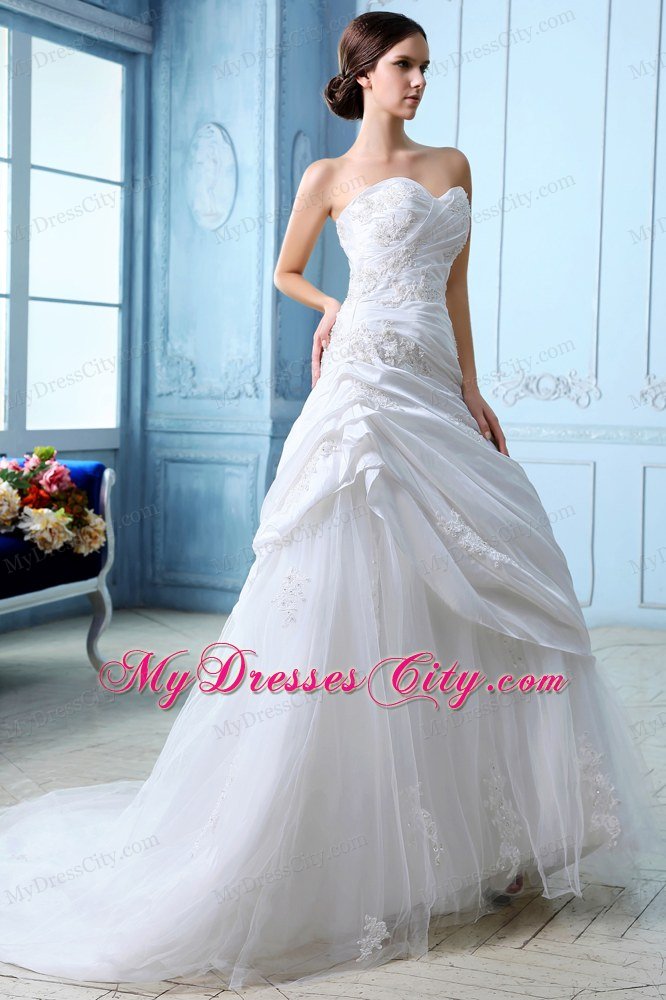 Perfect Princess Sweetheart Lace Appliques Wedding Dress Court Train