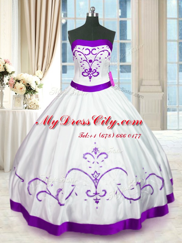 Designer White Ball Gowns Strapless Sleeveless Satin Floor Length Lace Up Beading and Embroidery Vestidos de Quinceanera