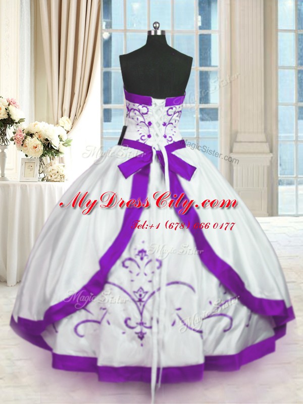 Designer White Ball Gowns Strapless Sleeveless Satin Floor Length Lace Up Beading and Embroidery Vestidos de Quinceanera