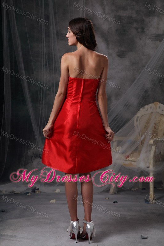 Strapless Knee-length Column Ruching Bridesmaid Dresses in Red