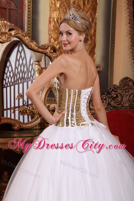 2013 White Ball Gown Quinceanera Dress Squins Decorate Bust